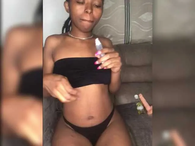 DiamondJo free chat on liveonude Image 13