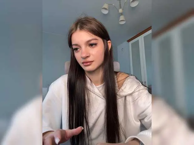 xunybany free chat on liveonude Image 3