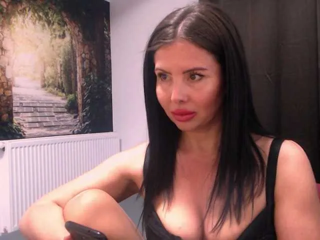 sarah_haggai free chat on liveonude Image 11