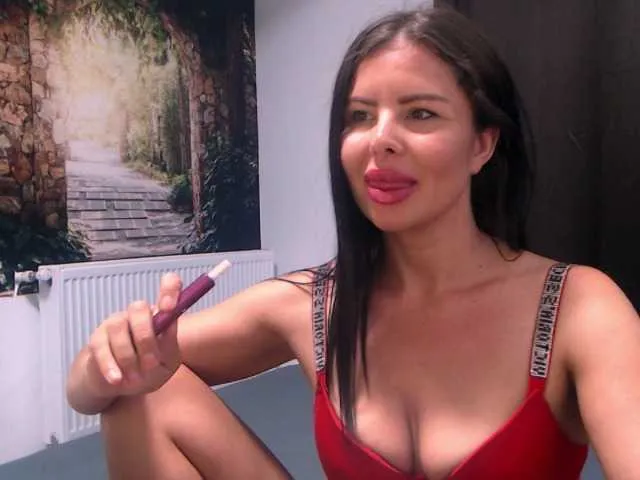 sarah_haggai free chat on liveonude Image 18