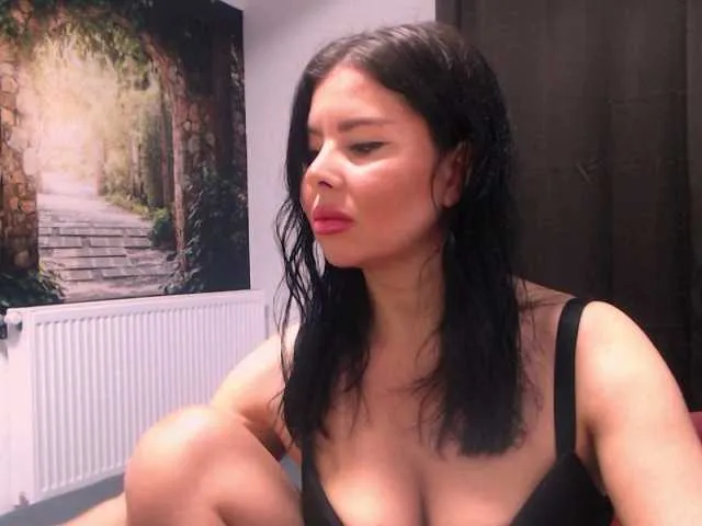 sarah_haggai free chat on liveonude Image 4