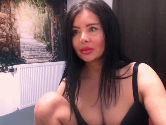 sarah_haggai free chat on liveonude Image 5