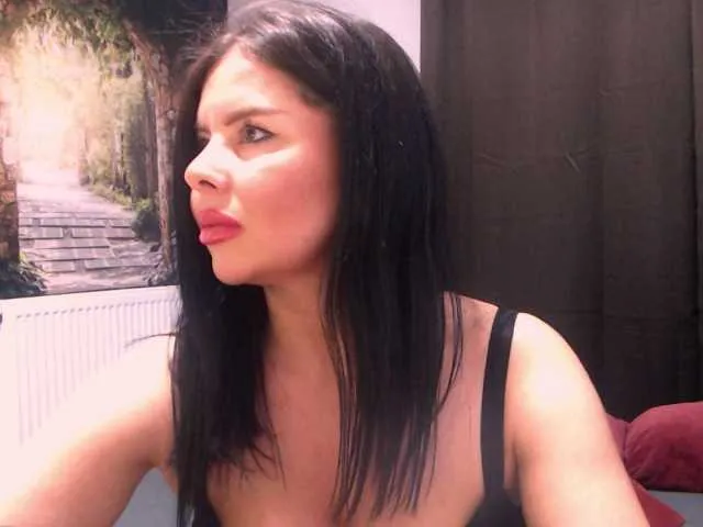 sarah_haggai free chat on liveonude Image 6