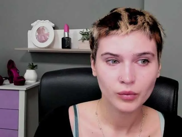 veronicaredonda free chat on liveonude Image 2