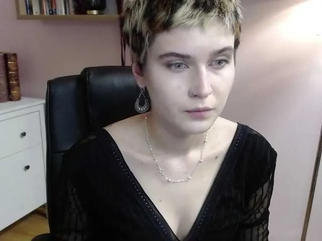 veronicaredonda free chat on liveonude Image 4