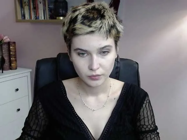 veronicaredonda free chat on liveonude Image 5