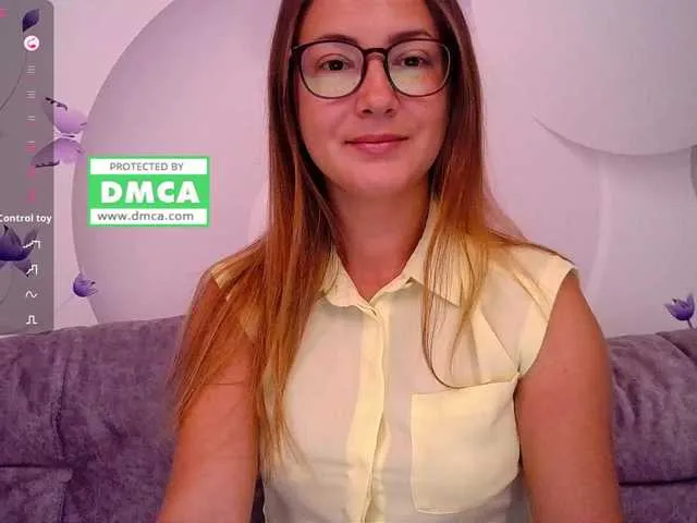 MiaLiaHot free chat on liveonude Image 6