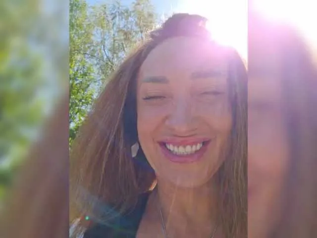 adri_gomez_1 free chat on liveonude Image 10