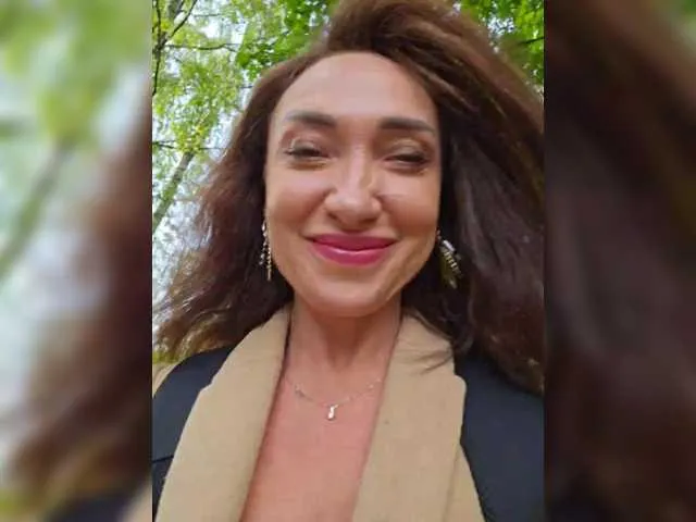 adri_gomez_1 free chat on liveonude Image 14