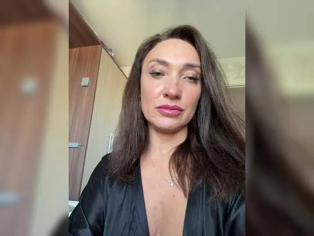 adri_gomez_1 free chat on liveonude Image 19