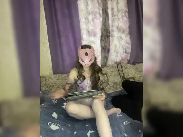 Sun-Moon free chat on liveonude