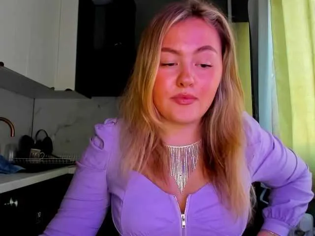 SunshineEmma free chat on liveonude