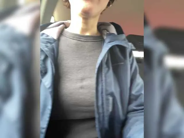 Wild-Angel777 free chat on liveonude Image 17