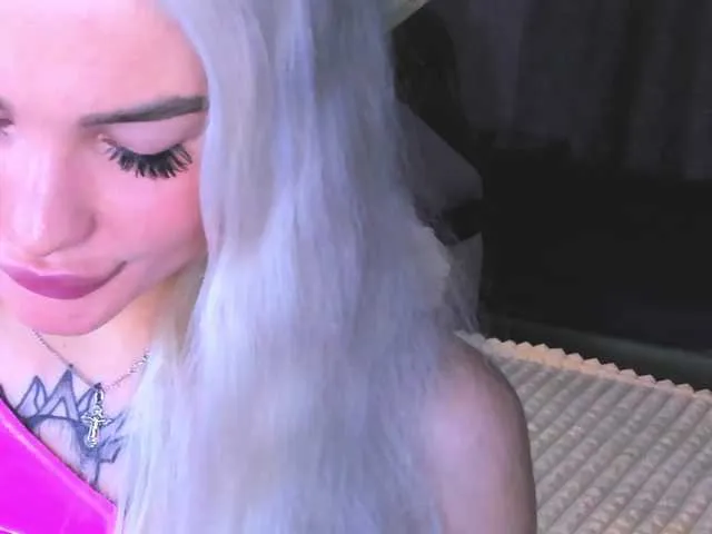 chloe_jeense free chat on liveonude Image 17