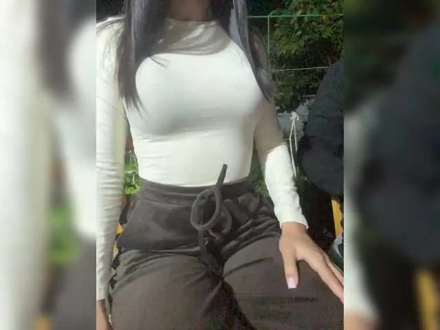 xunybany free chat on liveonude Image 13