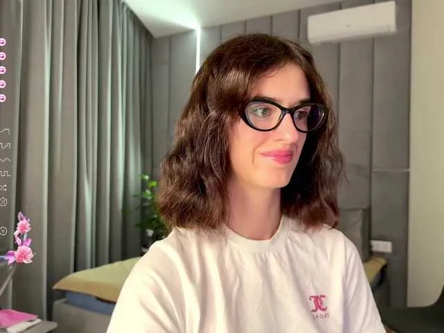 luanna837 free chat on liveonude Image 10