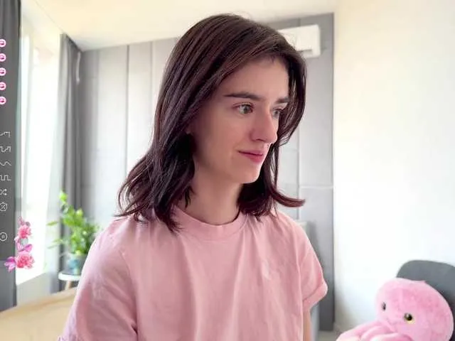 luanna837 free chat on liveonude Image 12