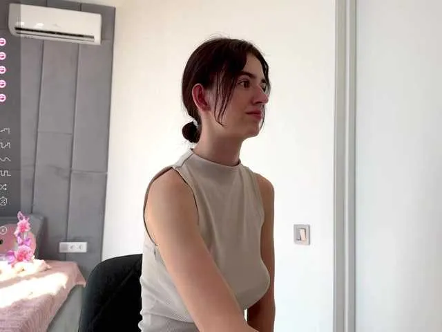 luanna837 free chat on liveonude Image 8