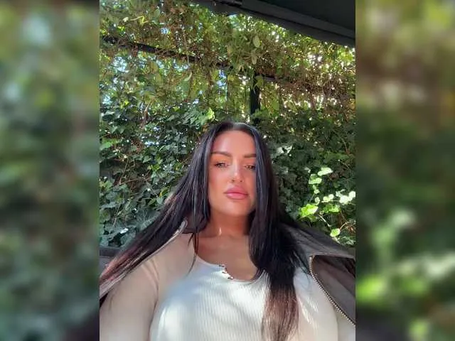 xunybany free chat on liveonude Image 18