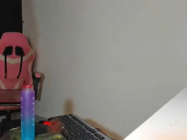 xunybany free chat on liveonude Image 3