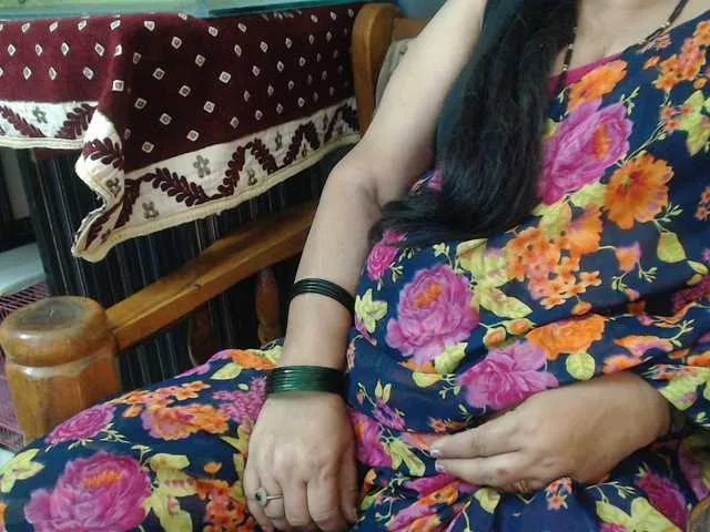 xunybany free chat on liveonude Image 2