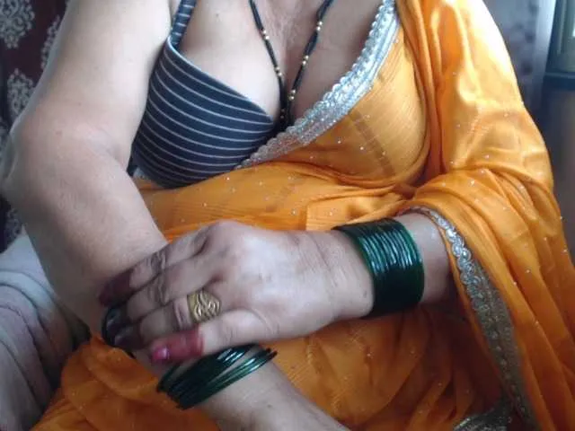 xunybany free chat on liveonude Image 6