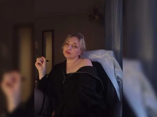 Tanysha-1 free chat on liveonude