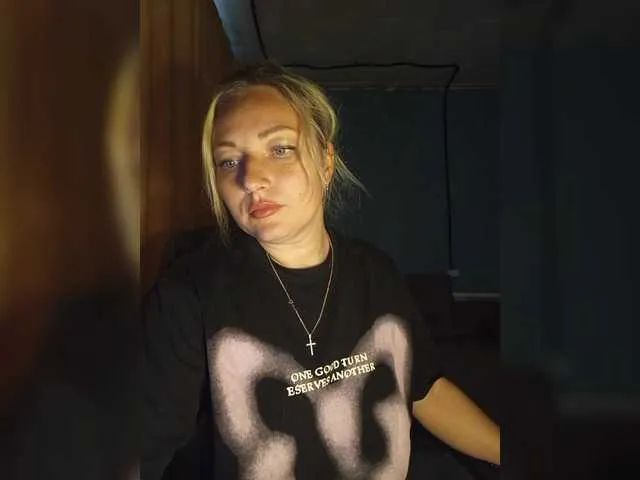 BELBIG free chat on liveonude Image 16