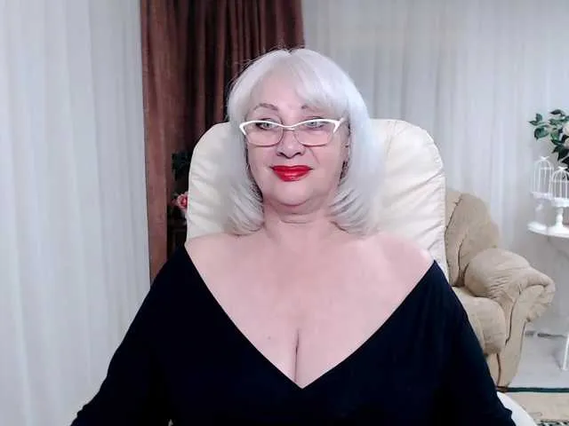 agatha__milf free chat on liveonude Image 16