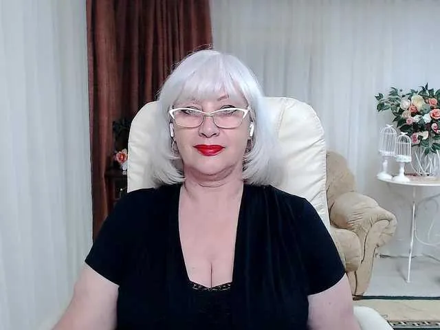 agatha__milf free chat on liveonude Image 17