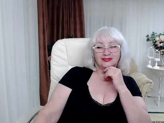 agatha__milf free chat on liveonude Image 18