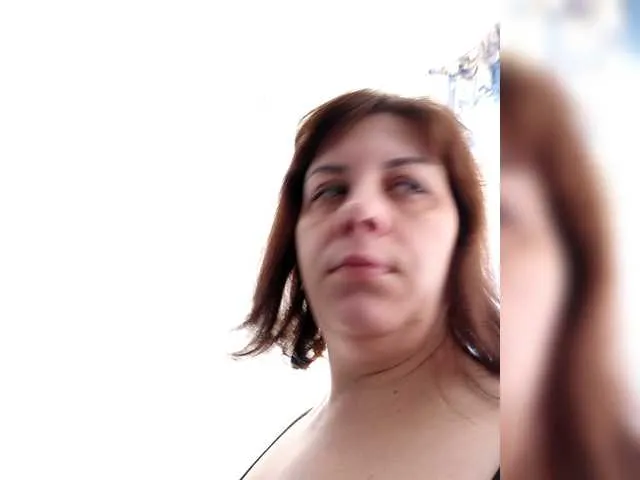 MiaLiaHot free chat on liveonude Image 11