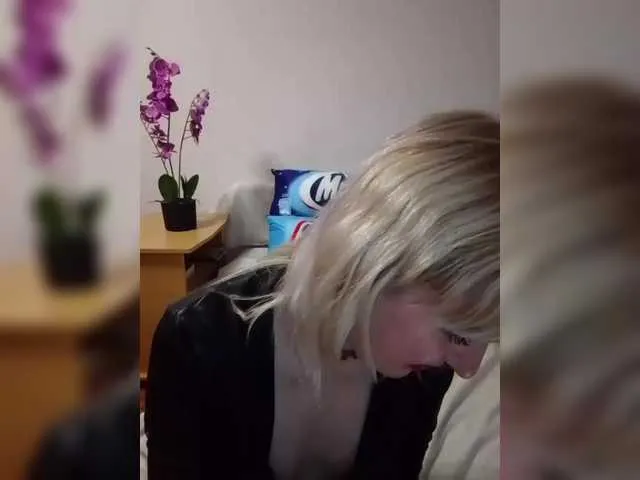 mandarinkaa free chat on liveonude Image 4