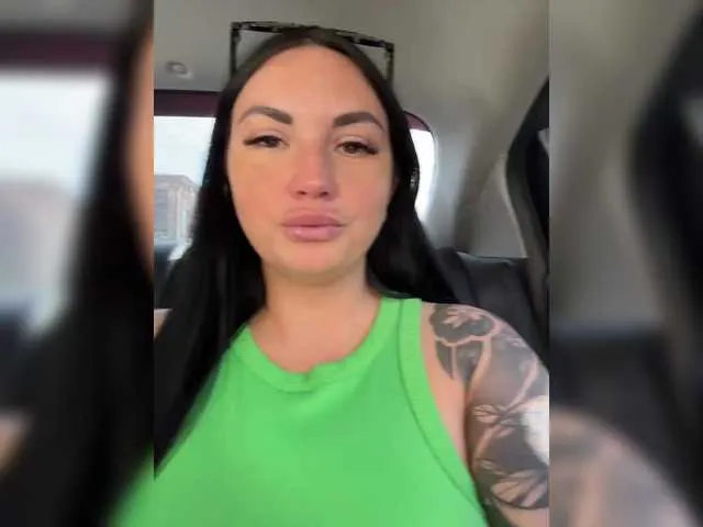 cardykambell free chat on liveonude Image 12