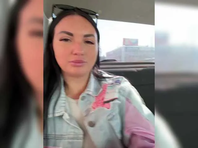 cardykambell free chat on liveonude Image 13