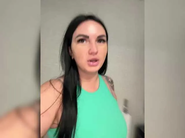 cardykambell free chat on liveonude Image 15