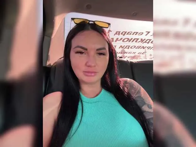 cardykambell free chat on liveonude Image 17