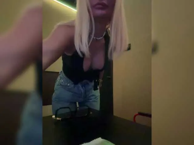 angelsky11 free chat on liveonude Image 3