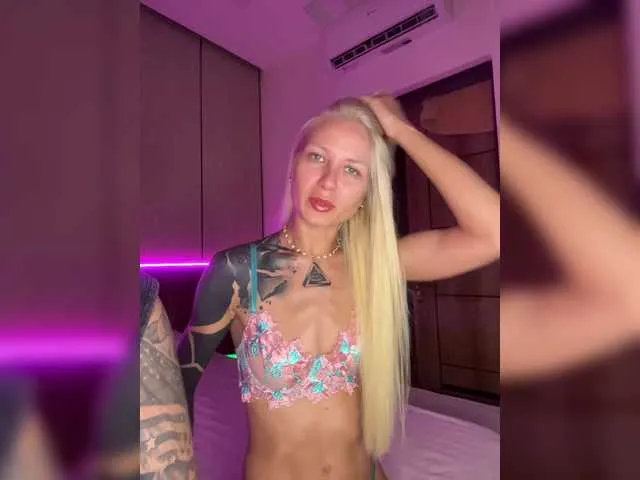 DiamondJo free chat on liveonude Image 17