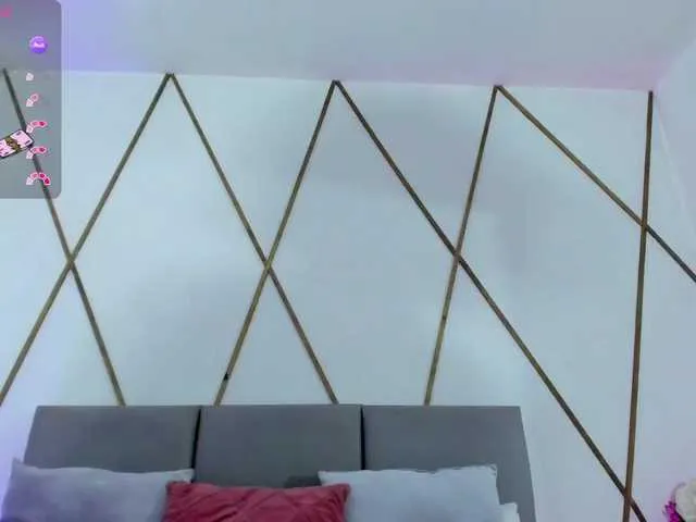 aine_collins_ free chat on liveonude Image 12