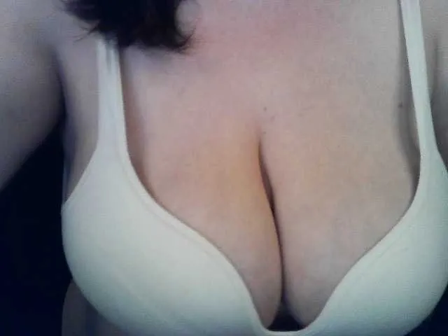 DiamondJo free chat on liveonude Image 5