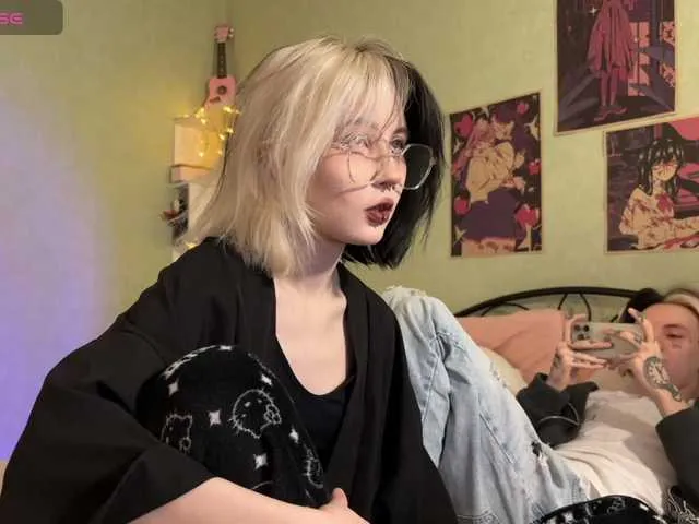 VeryRareTwins free chat on liveonude