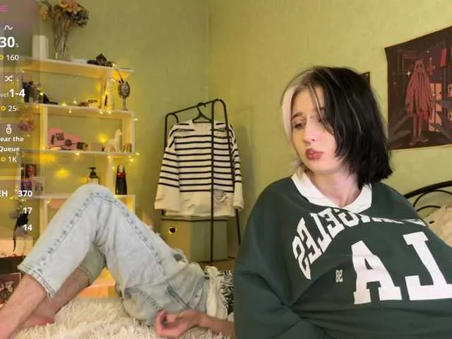 PinkFoxya free chat on liveonude Image 18