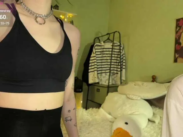 PinkFoxya free chat on liveonude Image 3