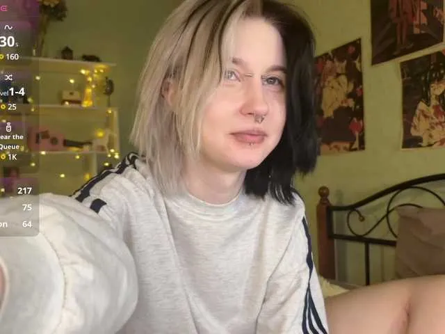 PinkFoxya free chat on liveonude Image 7