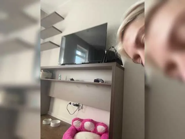 Katyushaa free chat on liveonude Image 9