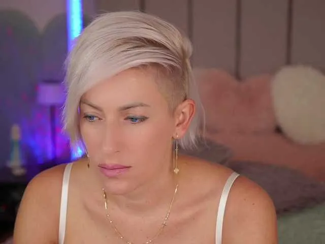 liightanddarkness11_11 free chat on liveonude Image 14