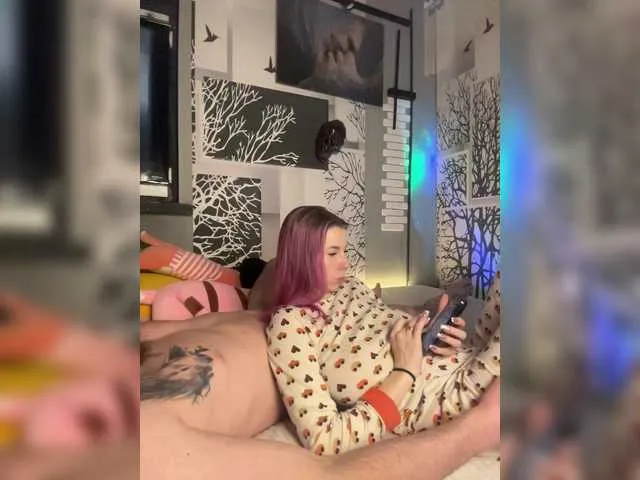 Vik1One1 free chat on liveonude