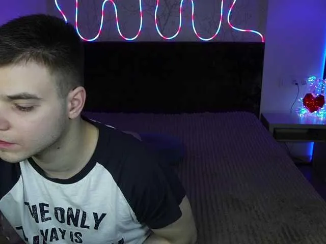 HEYBANANA free chat on liveonude Image 15