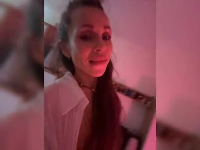 daniaramirez free chat on liveonude Image 18